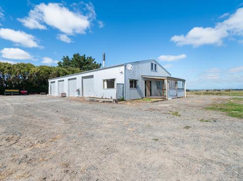 3125 State Highway 1, Sanson