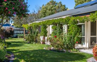 6 Livingstone Place, Springlands