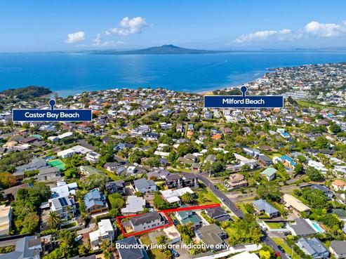 2/11A Parr Terrace, Castor Bay