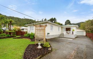 14 Lowry Crescent, Stokes Valley