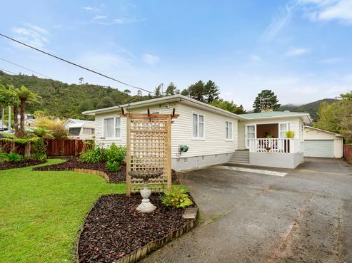14 Lowry Crescent, Stokes Valley