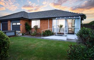 2/4 Lomax Place, Islington