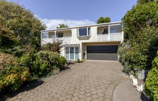 6A Leatham Avenue, Strandon