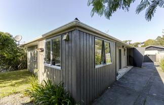 8B Waterloo Place, Westown