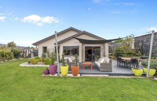 13 Missy Crescent, Pisa Moorings, Mount Pisa