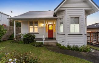 16 Mountain View Road, Western Springs