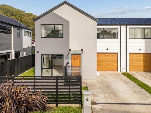 8 Desert Gold Lane, Trentham