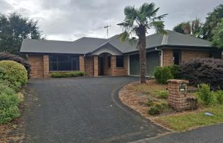 24 Oaklands Drive, Cambridge