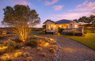 306 West Coast Road, Makarau