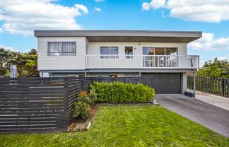 160 Weatherly Road, Torbay