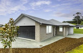 11 Ella Anne Cres, Warkworth