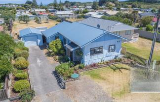 6 Ruanui Street, Himatangi Beach