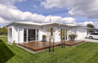 18 Maison Way, Rangatira Park