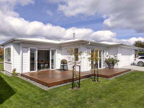 18 Maison Way, Rangatira Park