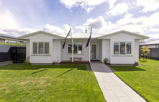 18 Maison Way, Rangatira Park