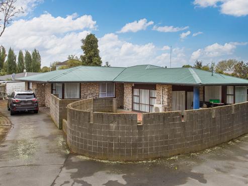 17 Woodham Courts, Linwood