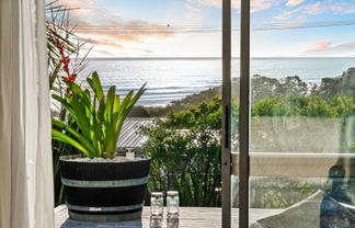 14 Domain Crescent, Muriwai