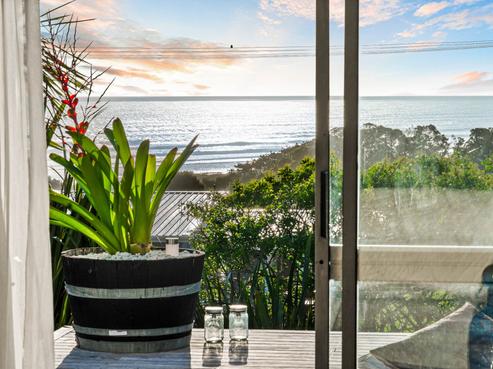14 Domain Crescent, Muriwai