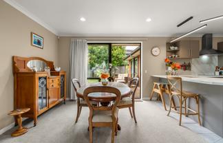 12 Chesterton Drive, Cambridge