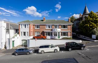 Ground Floor North Dunedin Space With Parking