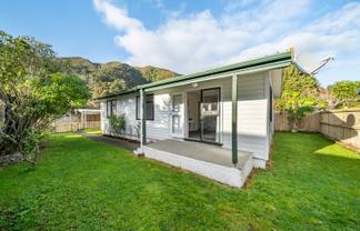 193A Whites Line East, Waiwhetu