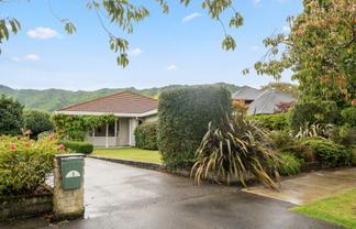 5 Papawai Grove, Waikanae