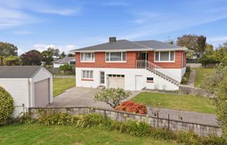 14 Johnston Crescent, Hillcrest