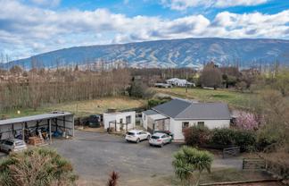 461 Centre Road, Momona