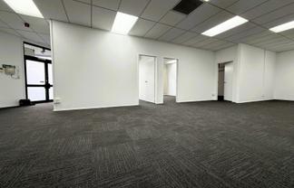 Modern Penrose Ground Floor Office | 220 m2