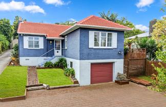 2/14 Hogans Road, Glenfield