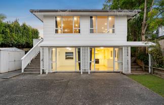 704A East Coast Road, Browns Bay
