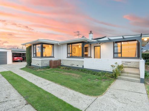 16 Esk Place, Mosgiel