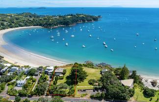 195 Ocean View Road, Oneroa