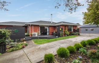 18 Lowry Avenue, REDWOOD
