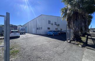 High stud Pandora warehouse