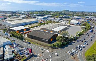 17,884 m² - Offering 3 Warehouse Options