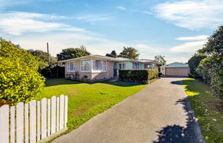 77 Cutts Road, Russley