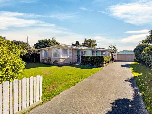 77 Cutts Road, Russley