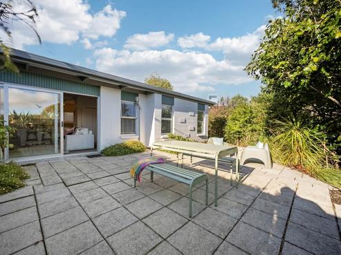 2/49 Watea Road, Torbay