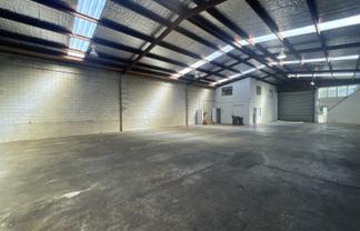 High Stud Standalone Warehouse with Yard