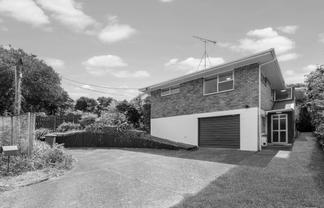 122 Whangaparaoa Road, Red Beach