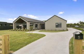 5 Alan Livingston Drive, Cambridge