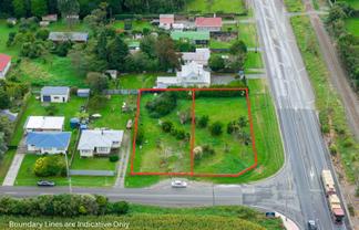 2 and 4 Waikawa Beach Road, Manakau