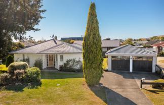 6 Westhaven Place, Redwoodtown