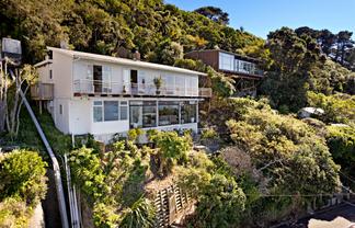 15 Fortification Road, Karaka Bays