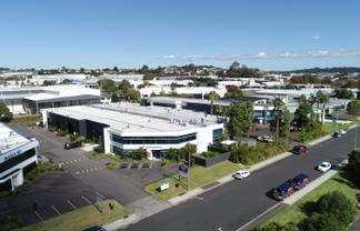 Road front office/warehouse