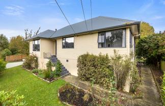 37 Burgess Street, Green Island