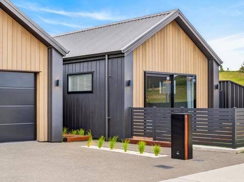 7 Annie Aranui Drive, Poraiti