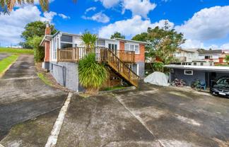450 Don Buck Road, Massey
