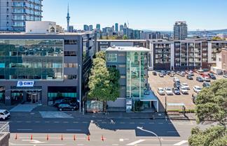 Exposure on Khyber Pass Road